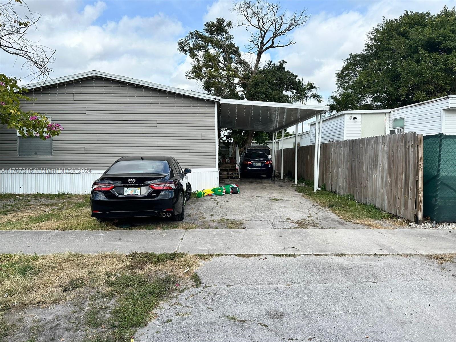 Picture of 13421 SW 8Th St, Davie, FL 33325