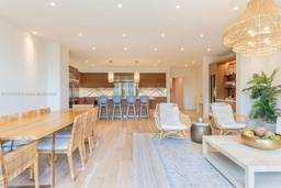 Picture of 3581 E Glencoe St # 203, Miami, FL 33133