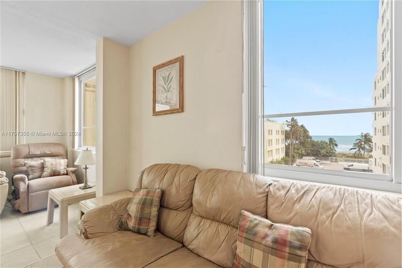 Picture of 5005 Collins Ave # 425, Miami Beach FL 33140
