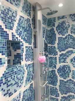 Picture of 6039 Collins Ave # 925, Miami Beach, FL 33140