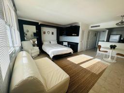 Picture of 2501 S Ocean Dr, Hollywood, FL 33019