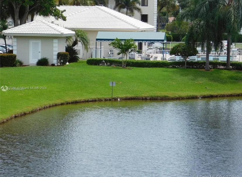 Picture of 6193 Balboa Cir # 204, Boca Raton FL 33433