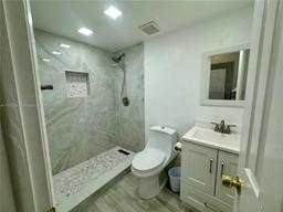 Picture of 18250 Mediterranean Blvd # 8, Hialeah, FL 33015