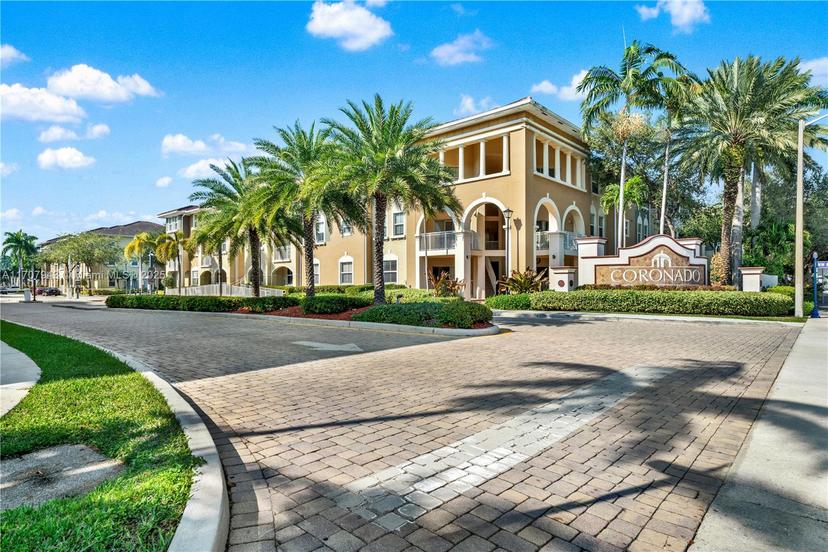 Picture of 10870 NW 88Th Ter # 214, Doral FL 33178
