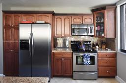 Picture of 540 Brickell Key Dr # 815, Miami, FL 33131