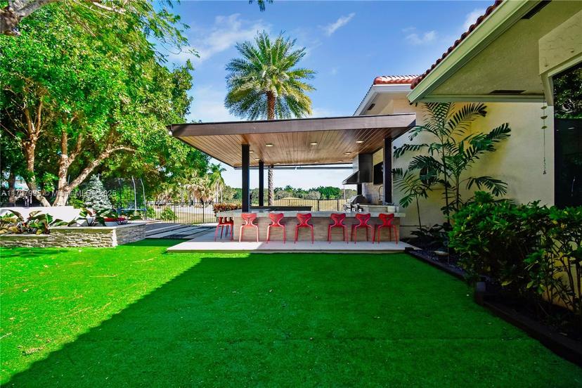 Picture of 2445 Provence Cir, Weston FL 33327