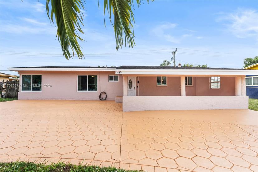 Picture of 1440 NW 179Th Ter, Miami Gardens FL 33169