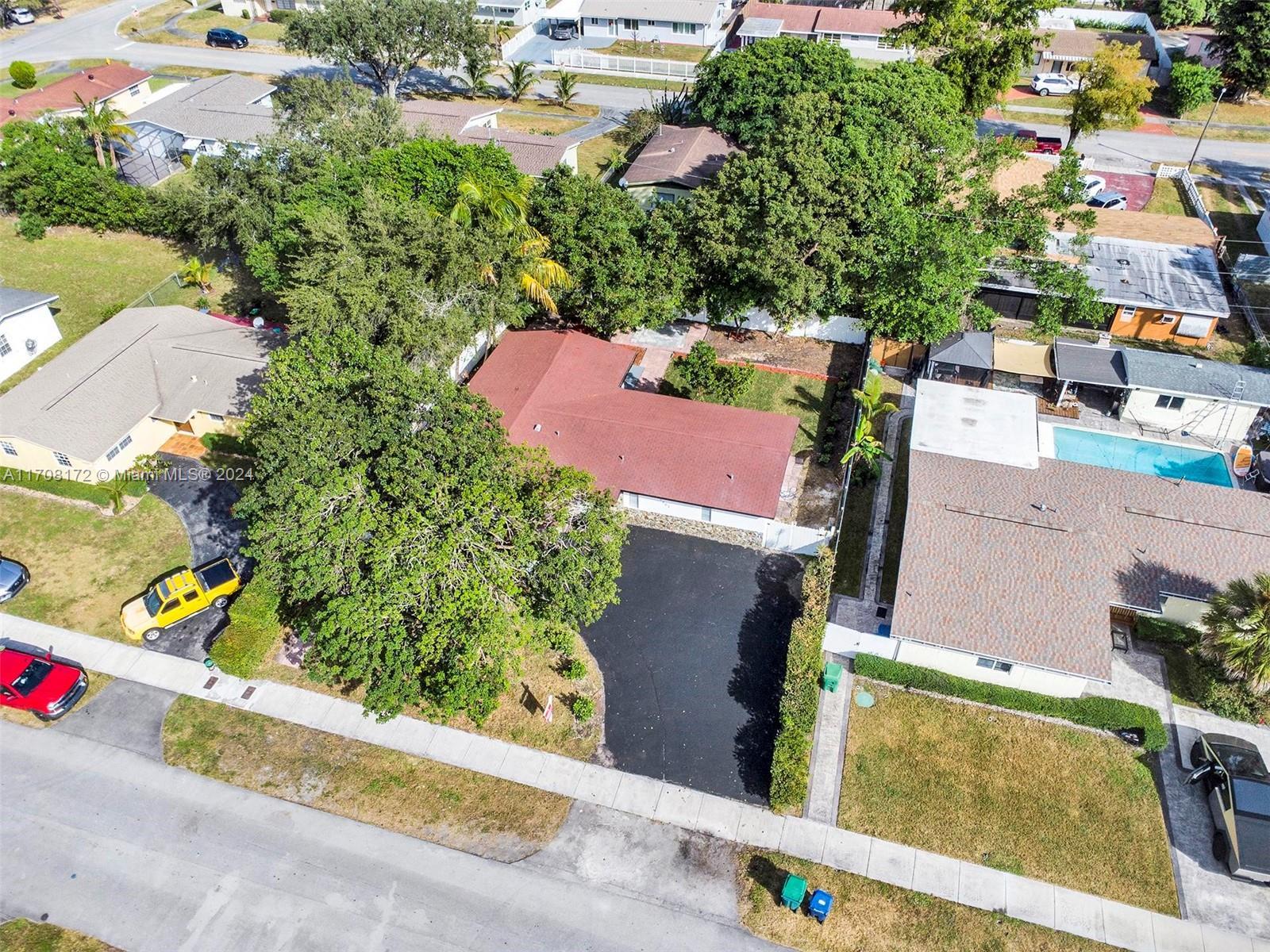 Picture of 19801 NE 13Th Ct, Miami, FL 33179