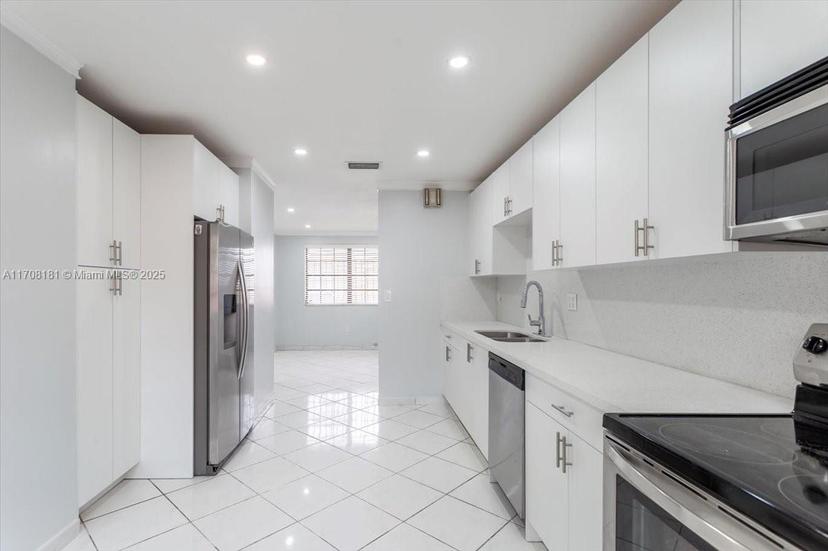 Picture of 561 SW 122Nd Ave, Miami FL 33184
