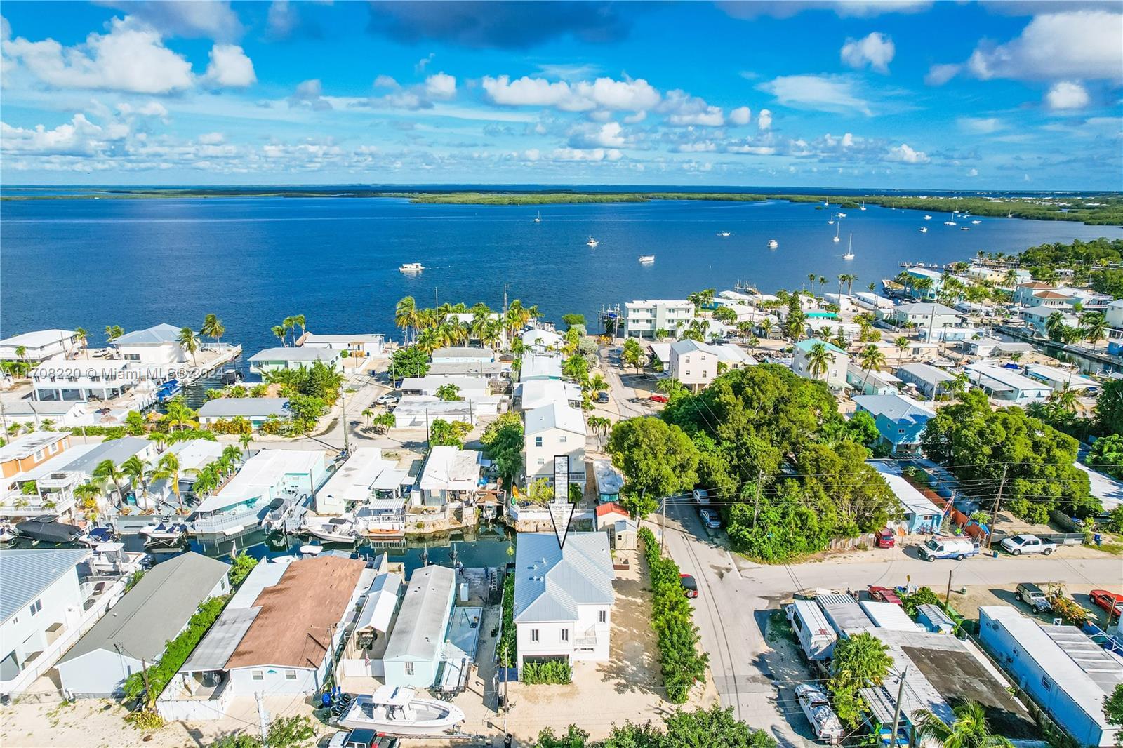 Picture of 103 W Avenue A, Key Largo, FL 33037