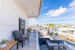 Picture of 103 W Avenue A, Key Largo, FL 33037