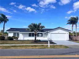 Picture of 437 Sailboat Cir, Weston, FL 33326