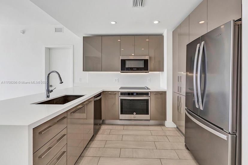 Picture of 2000 Metropica Way # 907, Sunrise FL 33323