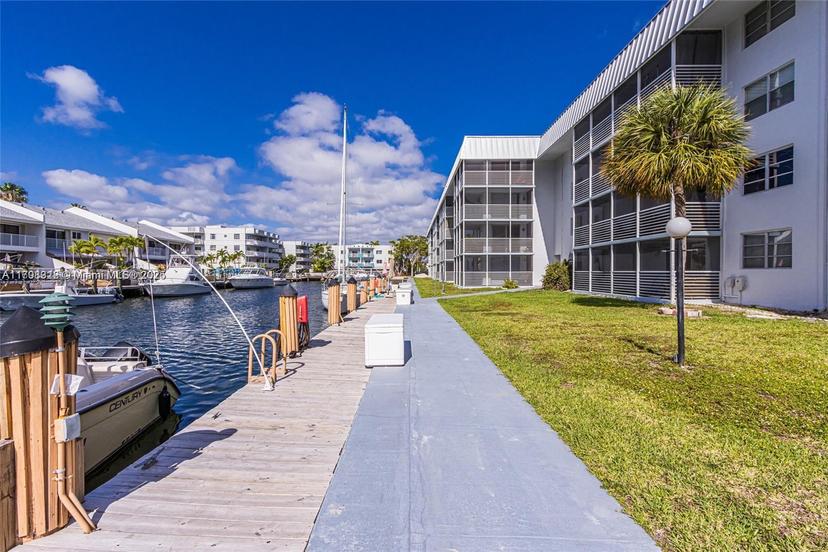 Picture of 3600 NE 170Th St # 402, North Miami Beach FL 33160