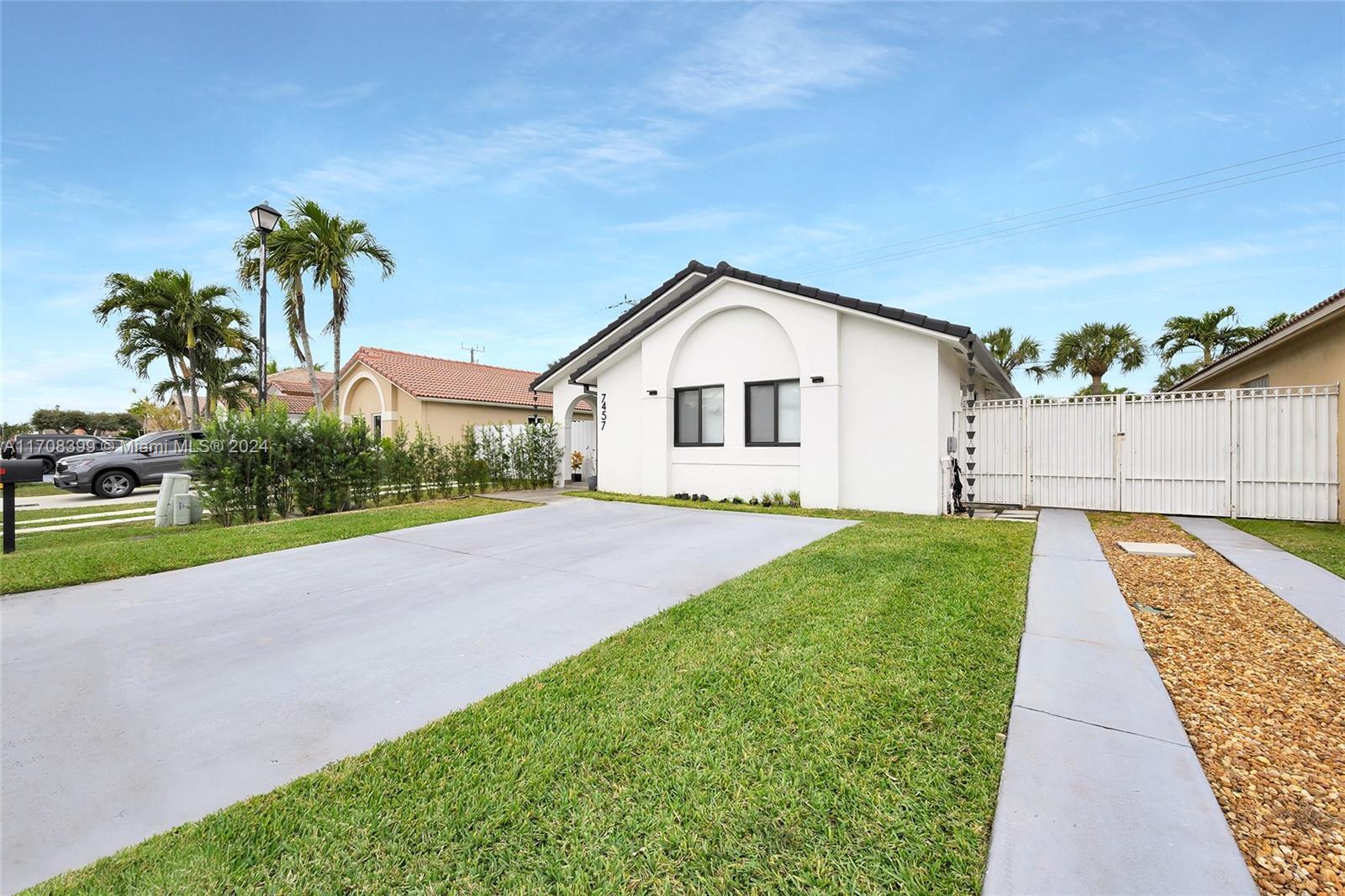 Picture of 7457 NW 168Th St, Hialeah, FL 33015