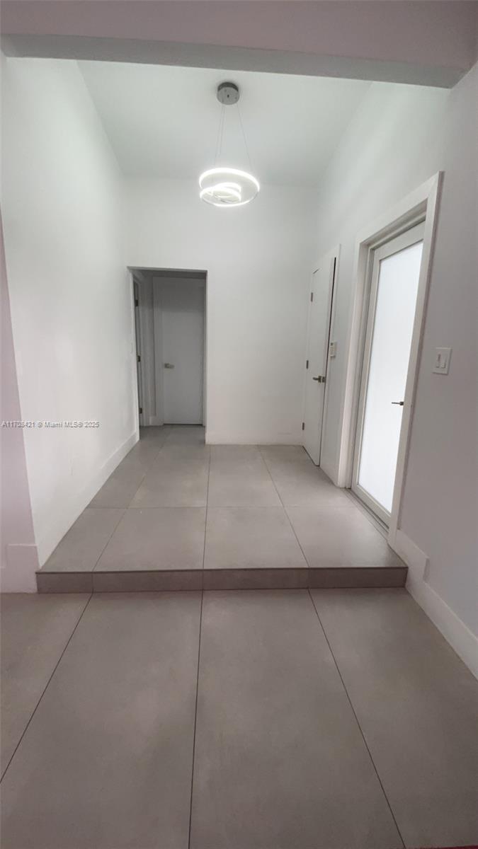 Picture of 2325 NE 194Th St, Miami FL 33180