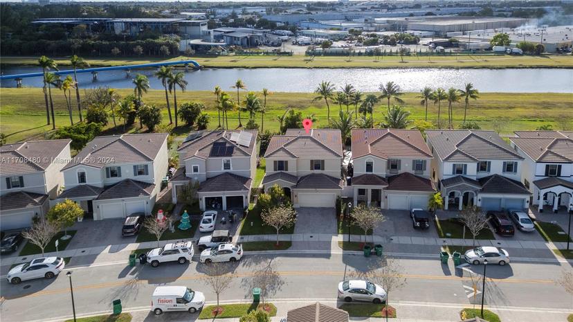 Picture of 724 NE 191St St, Miami FL 33179