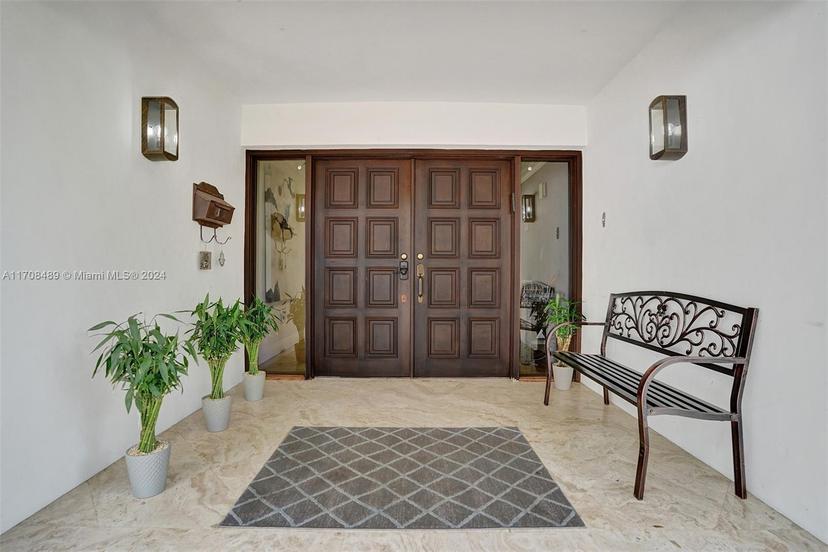Picture of 2210 NE 203Rd Ter, Miami FL 33180