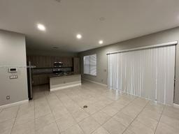 Picture of 20962 NW 1St Dr # 20962, Pembroke Pines, FL 33029