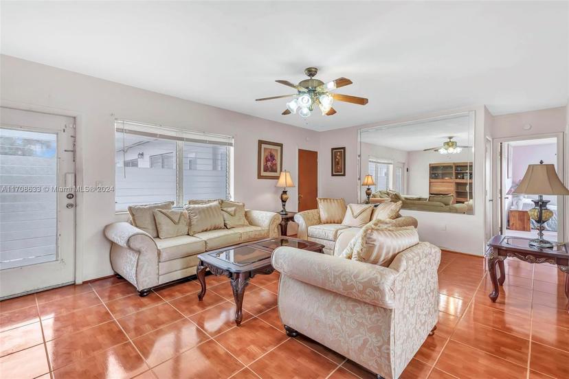 Picture of 2072 NE 169Th St # 10, North Miami Beach FL 33162