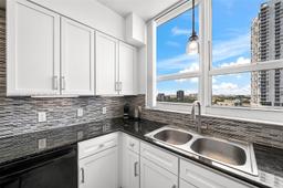 Picture of 2000 N Bayshore Dr # 1502, Miami, FL 33137