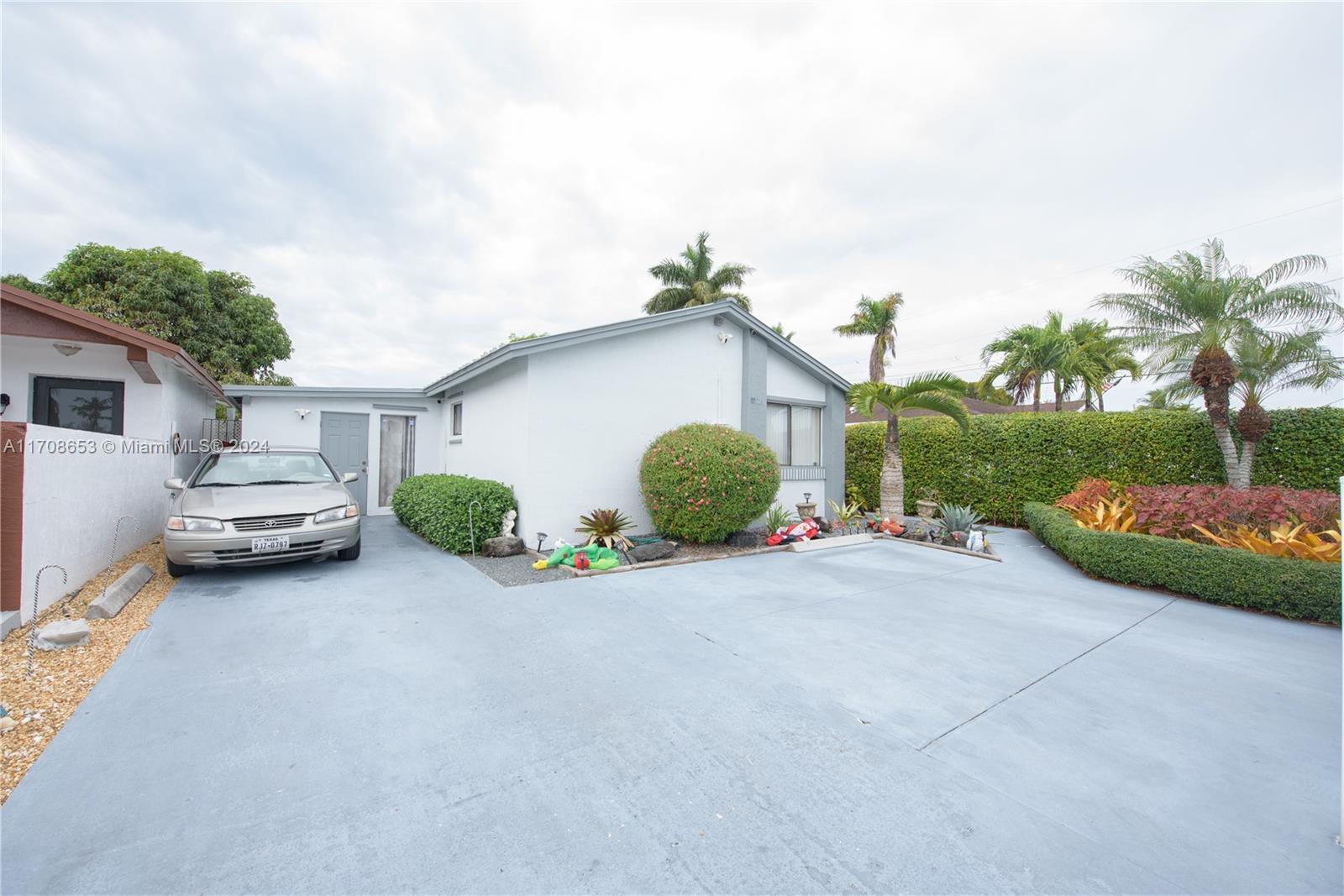 Picture of 19224 SW 122Nd Ct, Miami, FL 33177