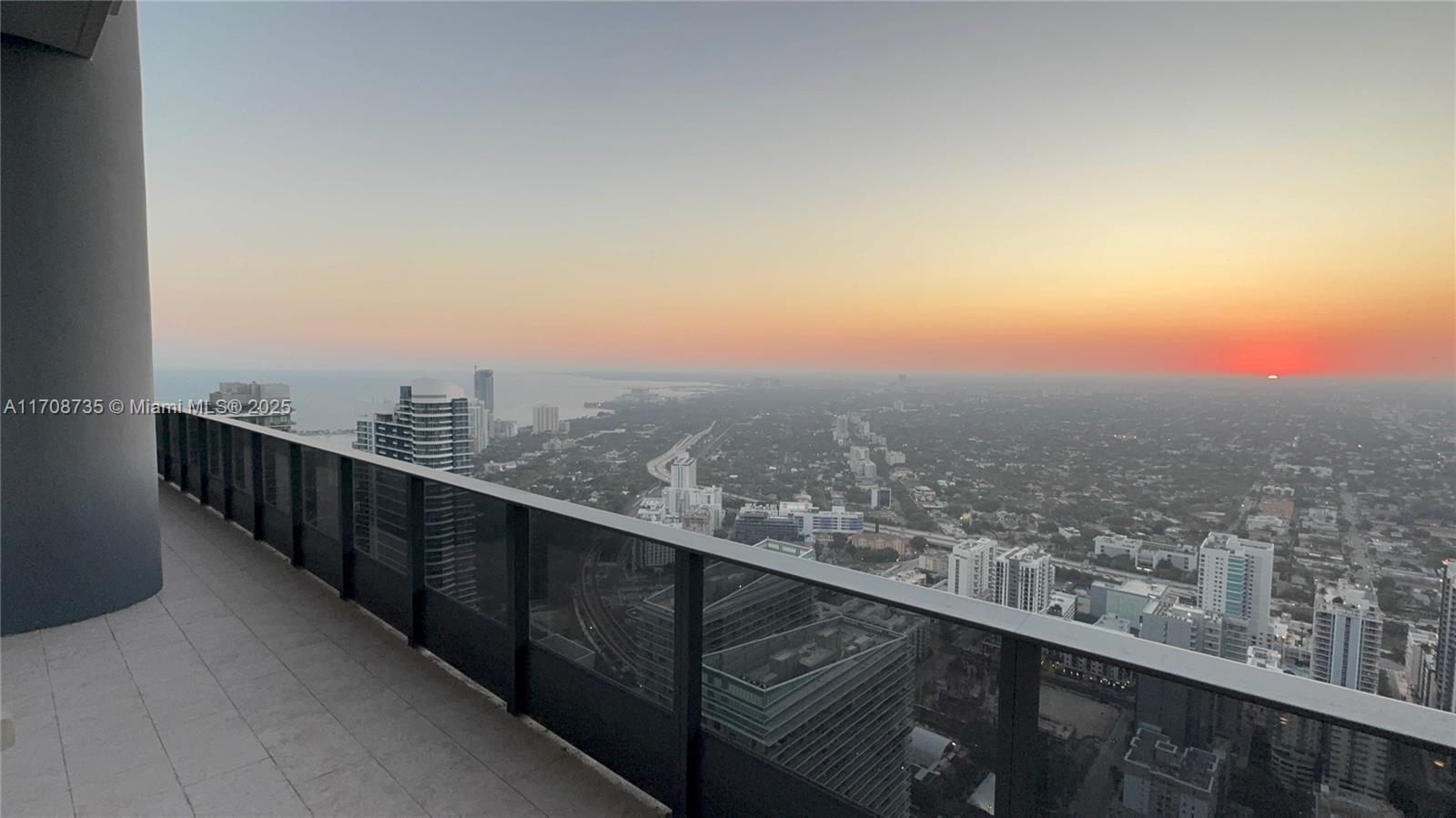 Picture of 1000 Brickell Plz, Miami, FL 33131