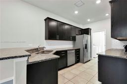 Picture of 1240 Eucalyptus Dr # 2, Hollywood, FL 33021