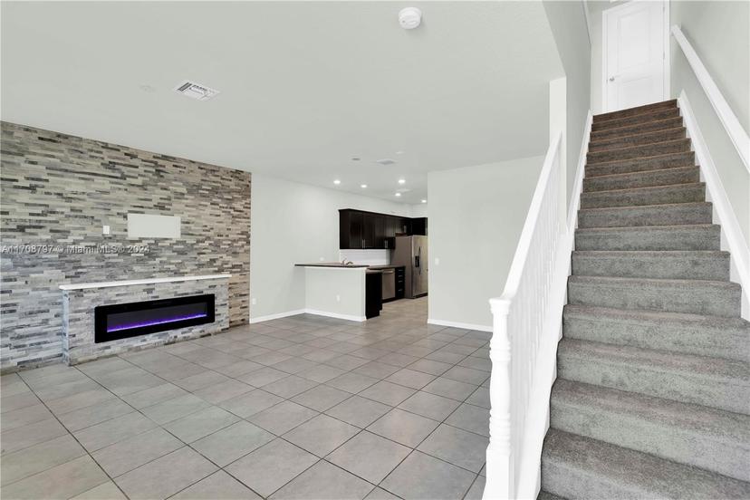Picture of 1240 Eucalyptus Dr # 2, Hollywood FL 33021