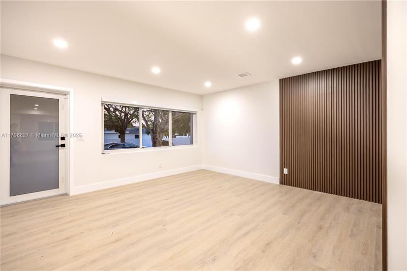 Picture of 6070 SW 42Nd St, Miami FL 33155