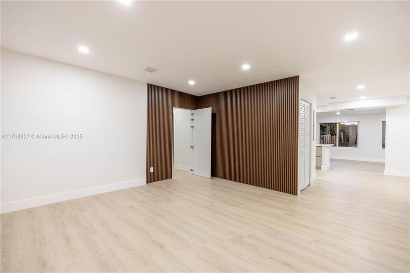 Picture of 6070 SW 42Nd St, Miami FL 33155