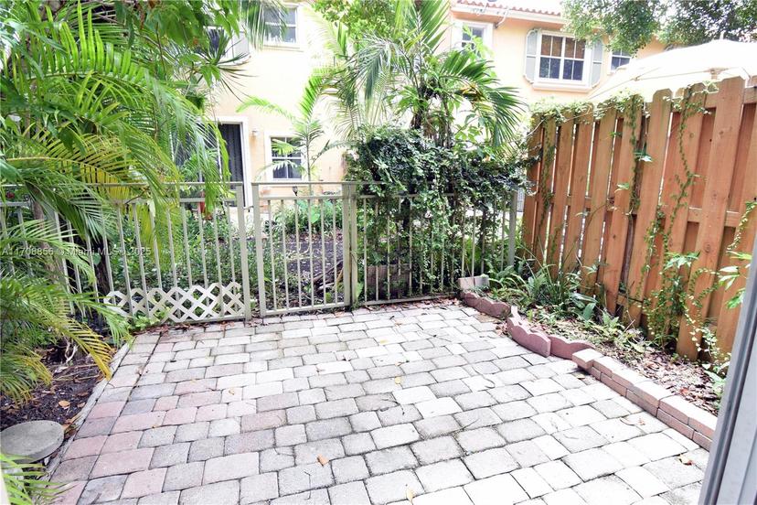 Picture of 4975 N Tradewinds Ter # 601, Dania Beach FL 33312