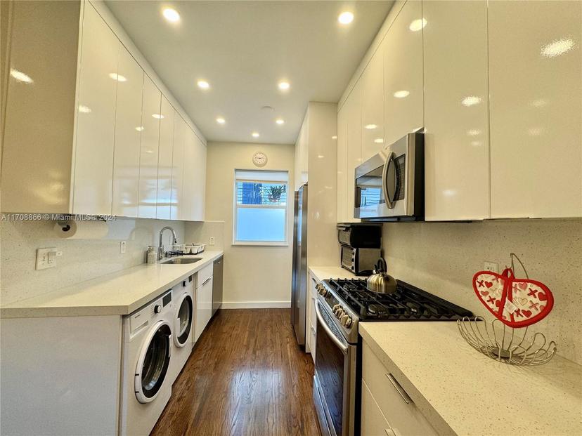 Picture of 1446 Lenox Ave # 2, Miami Beach FL 33139