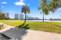 Picture of 3675 N Country Club Dr # 105, Aventura, FL 33180