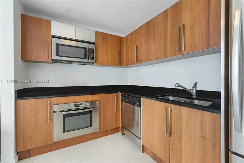 Picture of 300 S Biscayne Blvd # 2309, Miami FL 33131