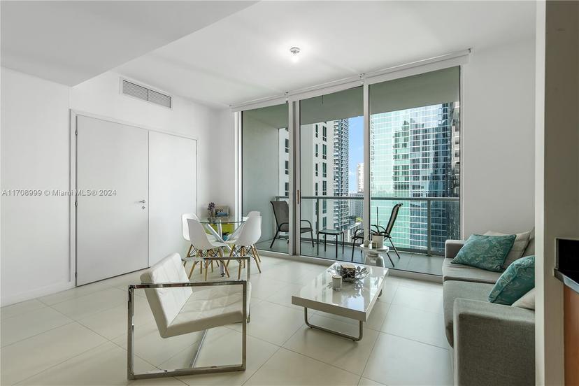 Picture of 300 S Biscayne Blvd # 2309, Miami FL 33131