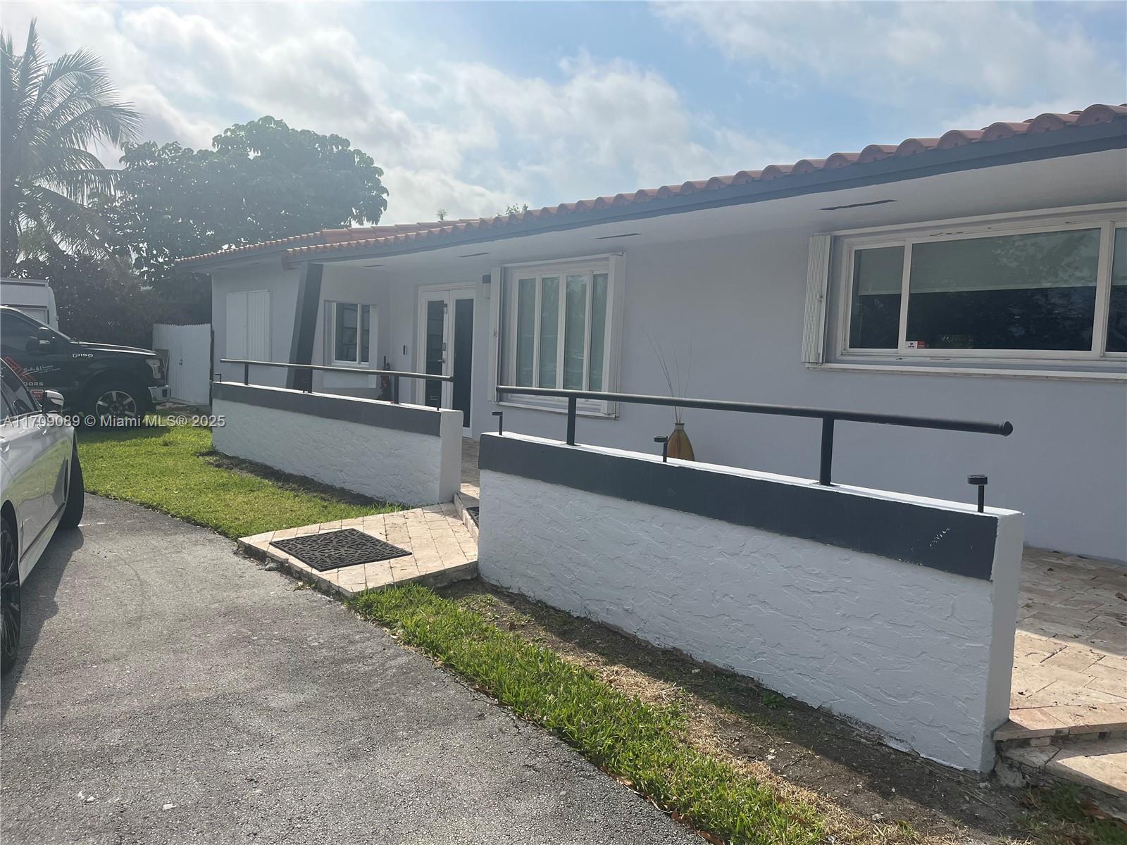 Picture of 9260 SW 164Th St, Palmetto Bay, FL 33157