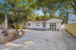 Picture of 902 SE 12Th Ct, Fort Lauderdale, FL 33316