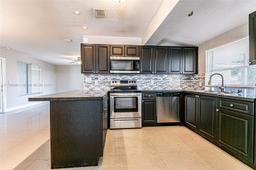Picture of 2430 Riviera Dr, Miramar, FL 33023