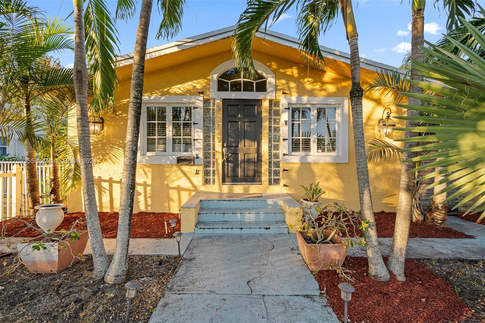 Picture of 1547 Harrison St, Hollywood, FL 33020