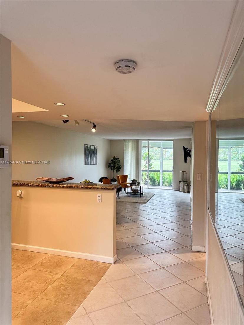 Picture of 9811 N Hollybrook Lake Dr # 103, Pembroke Pines, FL 33025