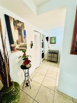 Picture of 1627 NW 18Th St # 401, Miami, FL 33125