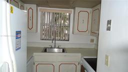 Picture of 13500 NE 3Rd Ct # 106, North Miami, FL 33161
