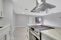 Picture of 14 Crossings Cir, Boynton Beach, FL 33435