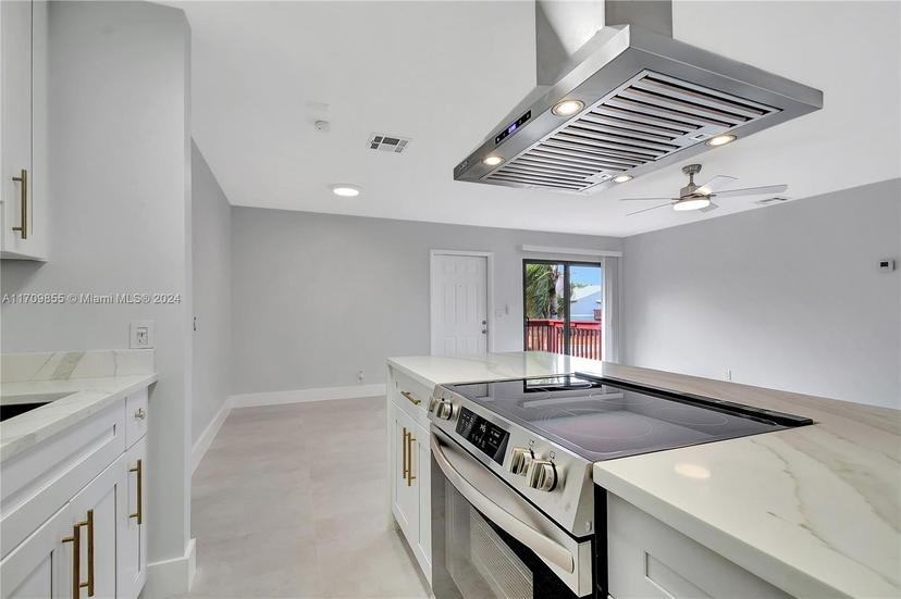 Picture of 14 Crossings Cir, Boynton Beach FL 33435
