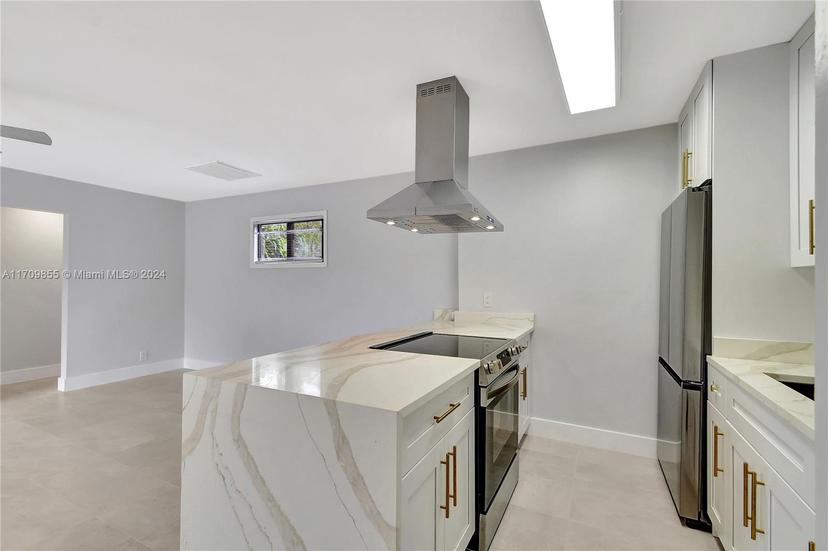 Picture of 14 Crossings Cir, Boynton Beach FL 33435