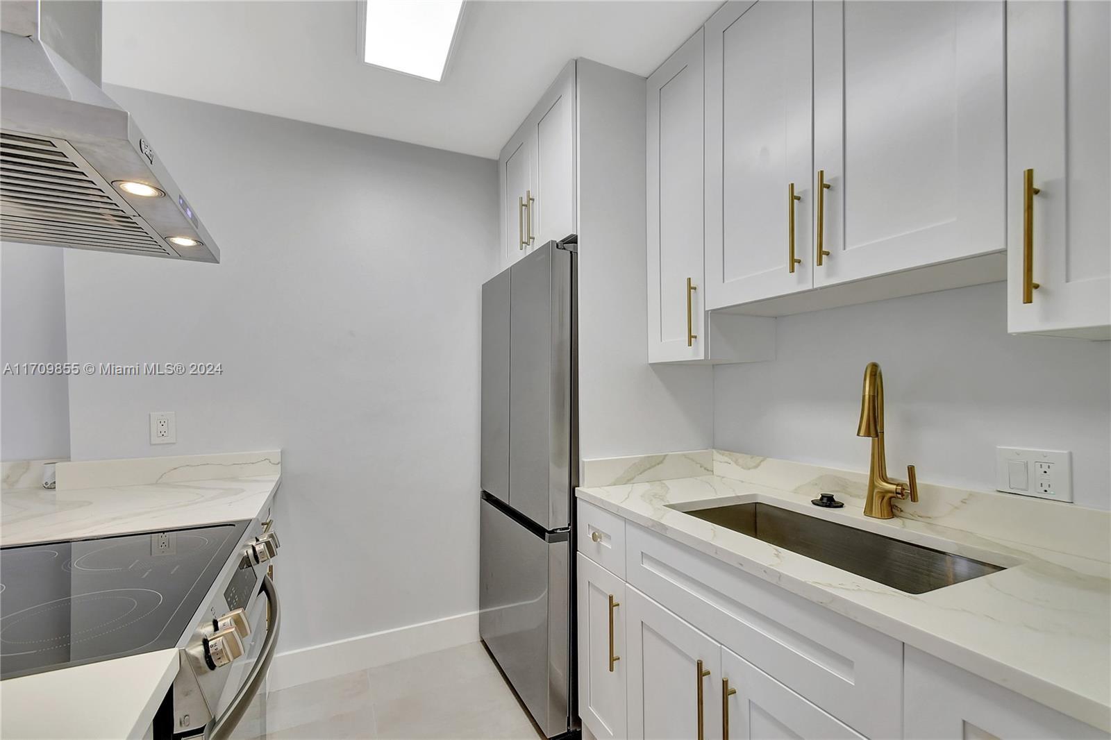 Picture of 14 Crossings Cir, Boynton Beach, FL 33435