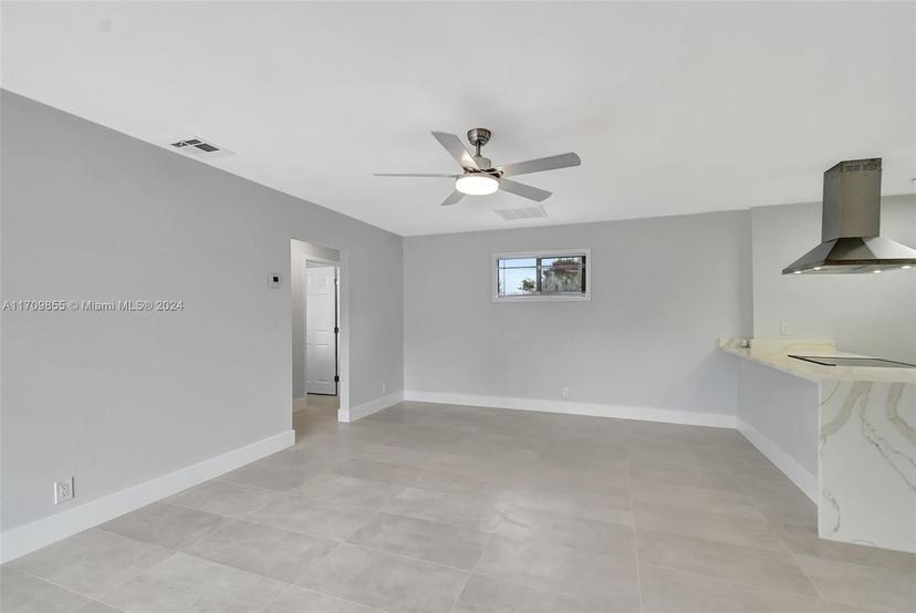 Picture of 14 Crossings Cir, Boynton Beach FL 33435