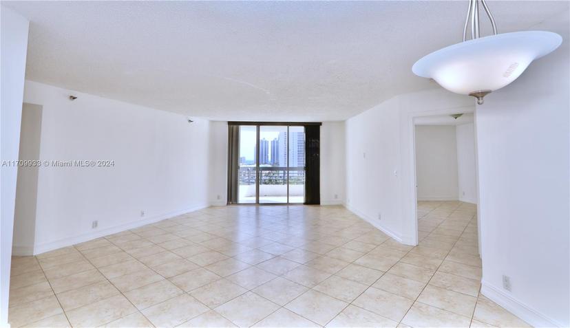 Picture of 3500 Mystic Pointe Dr # 1207, Aventura FL 33180