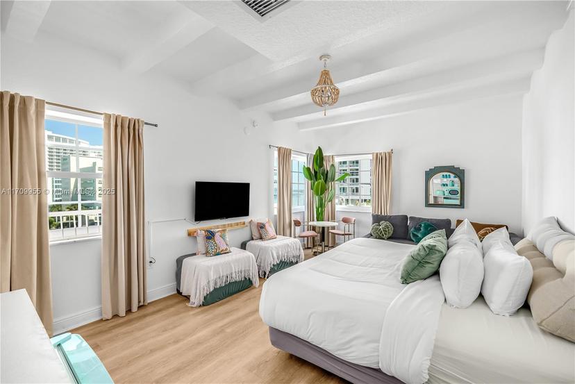 Picture of 4130 Collins Ave # 703, Miami Beach FL 33140
